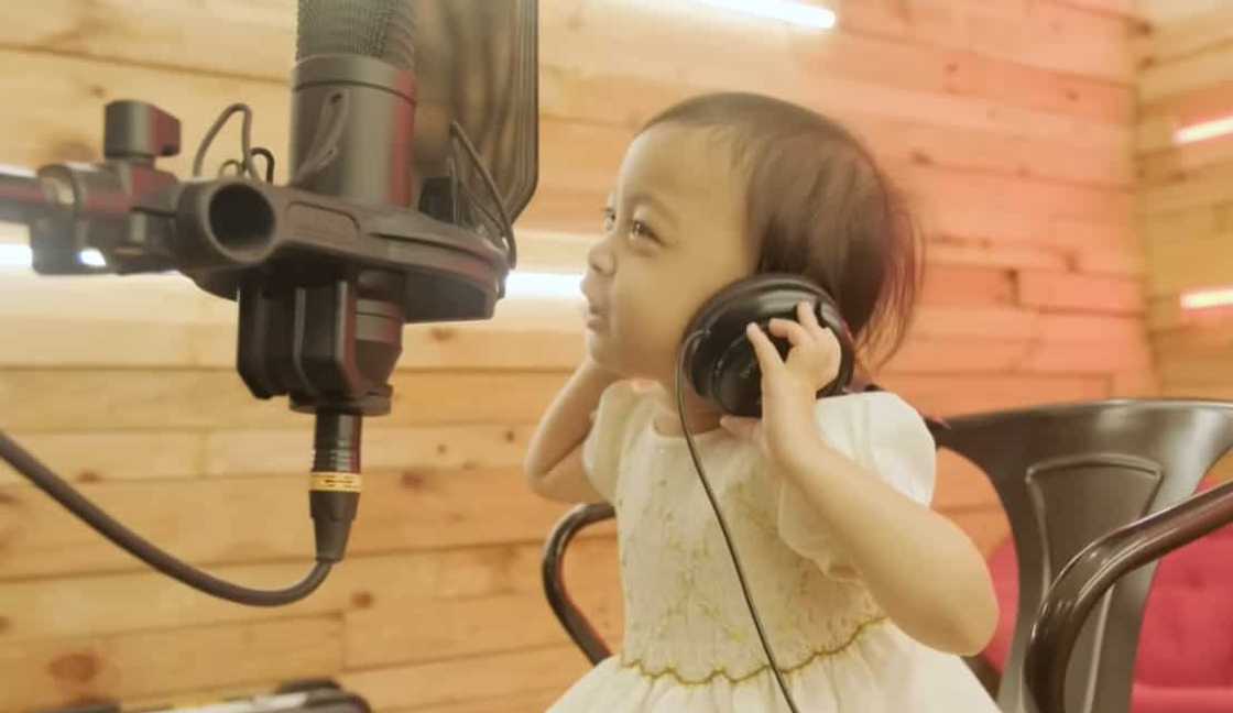 Jhong Hilario, ibinida ang unang music video na ginawa ni Sarina Jhong Hilario, ibinida ang unang music video na ginawa ni Sarina