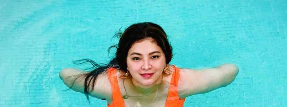 Netizens, kinilig sa reaksyon ni Neil Arce sa viral photo ni Angel Locsin: "Pamine po" Netizens, kinilig sa reaksyon ni Neil Arce sa viral photo ni Angel Locsin: "Pamine po"