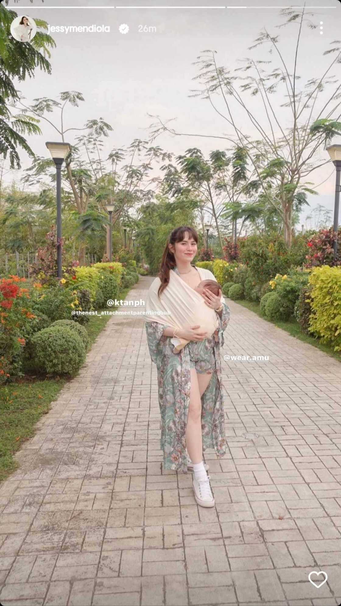 Jessy Mendiola posts new family photos with Luis Manzano and baby Isabella Rose Jessy Mendiola posts new family photos with Luis Manzano and baby Isabella Rose