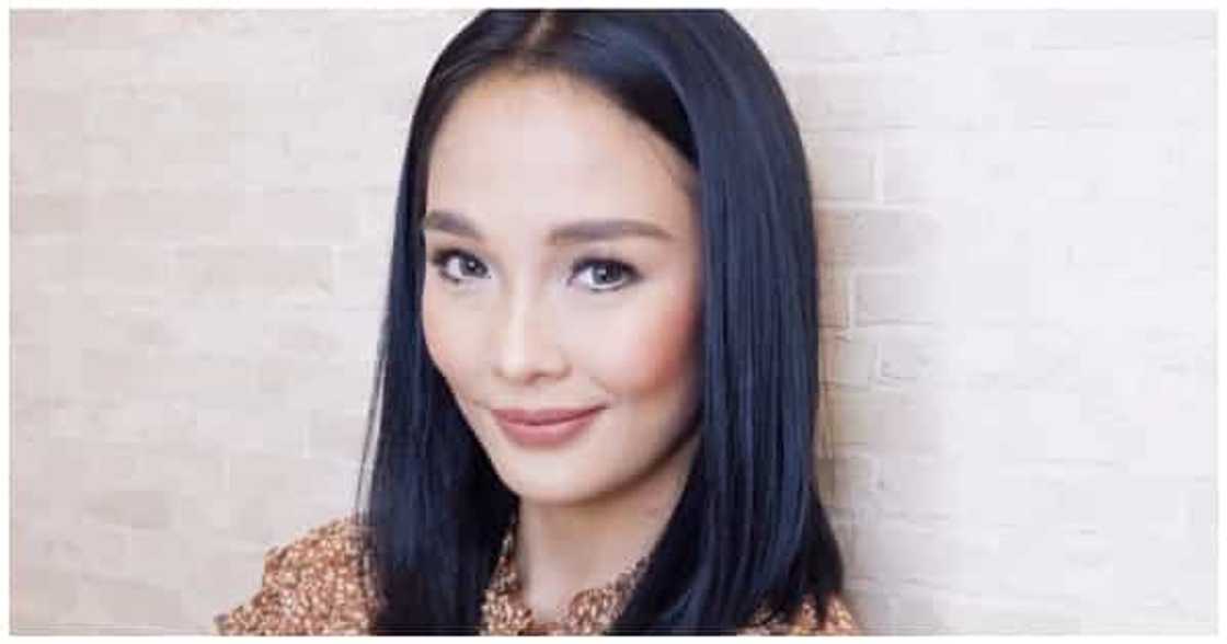 Lovely Abella, nagpaagaw ng pera sa kanyang pamilya sa selebrasyon ng kanilang house blessing Lovely Abella, nagpaagaw ng pera sa kanyang pamilya sa selebrasyon ng kanilang house blessing