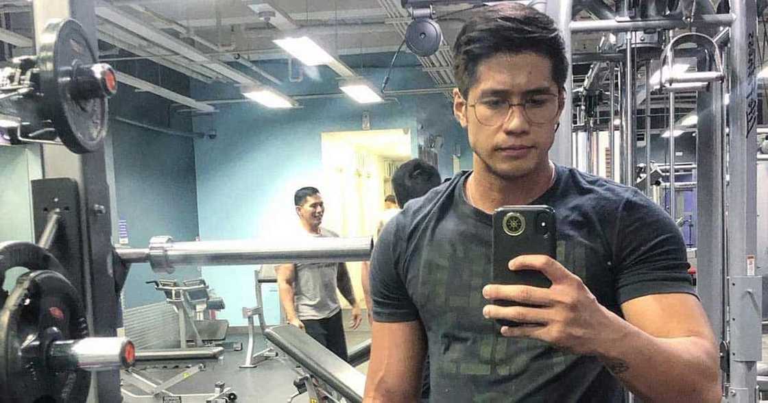 Aljur Abrenica, nagpalit ng profile pic sa FB; bagong photo, nag-viral Aljur Abrenica, nagpalit ng profile pic sa FB; bagong photo, nag-viral