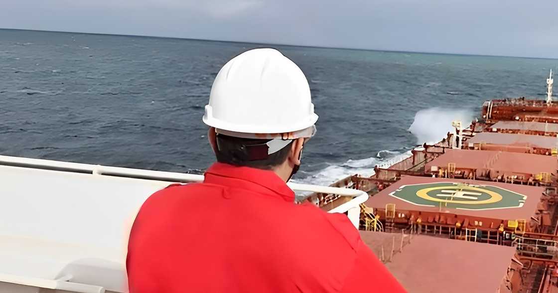 Himala sa karagatan: Pinoy seaman iniulat missing Abril 25, buhay; nakitang palutang-lutang sa dagat Himala sa karagatan: Pinoy seaman iniulat missing Abril 25, buhay; nakitang palutang-lutang sa dagat