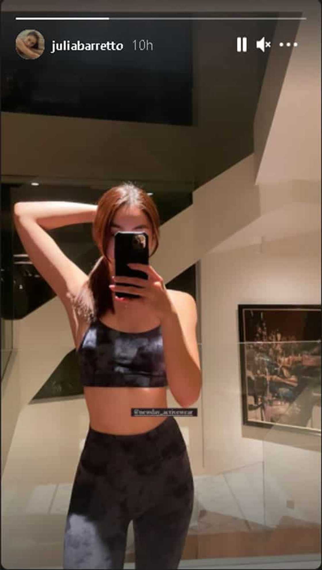 Julia Barretto posts another sexy photo amid "di ako sexy" statement of Bea Alonzo Julia Barretto posts another sexy photo amid "di ako sexy" statement of Bea Alonzo