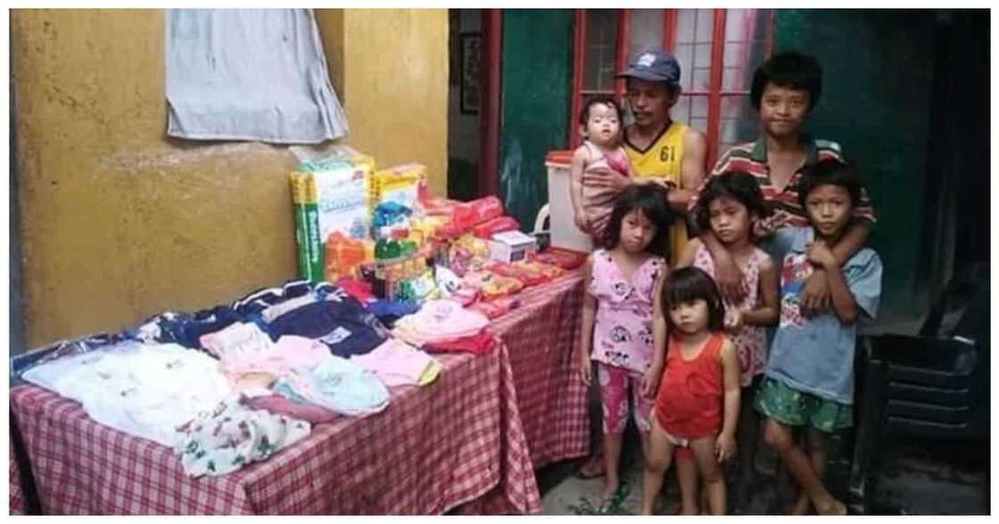 7 magkakapatid, kinantahan ang nakaburol na ina dala ng sobrang pangungulila 7 magkakapatid, kinantahan ang nakaburol na ina dala ng sobrang pangungulila