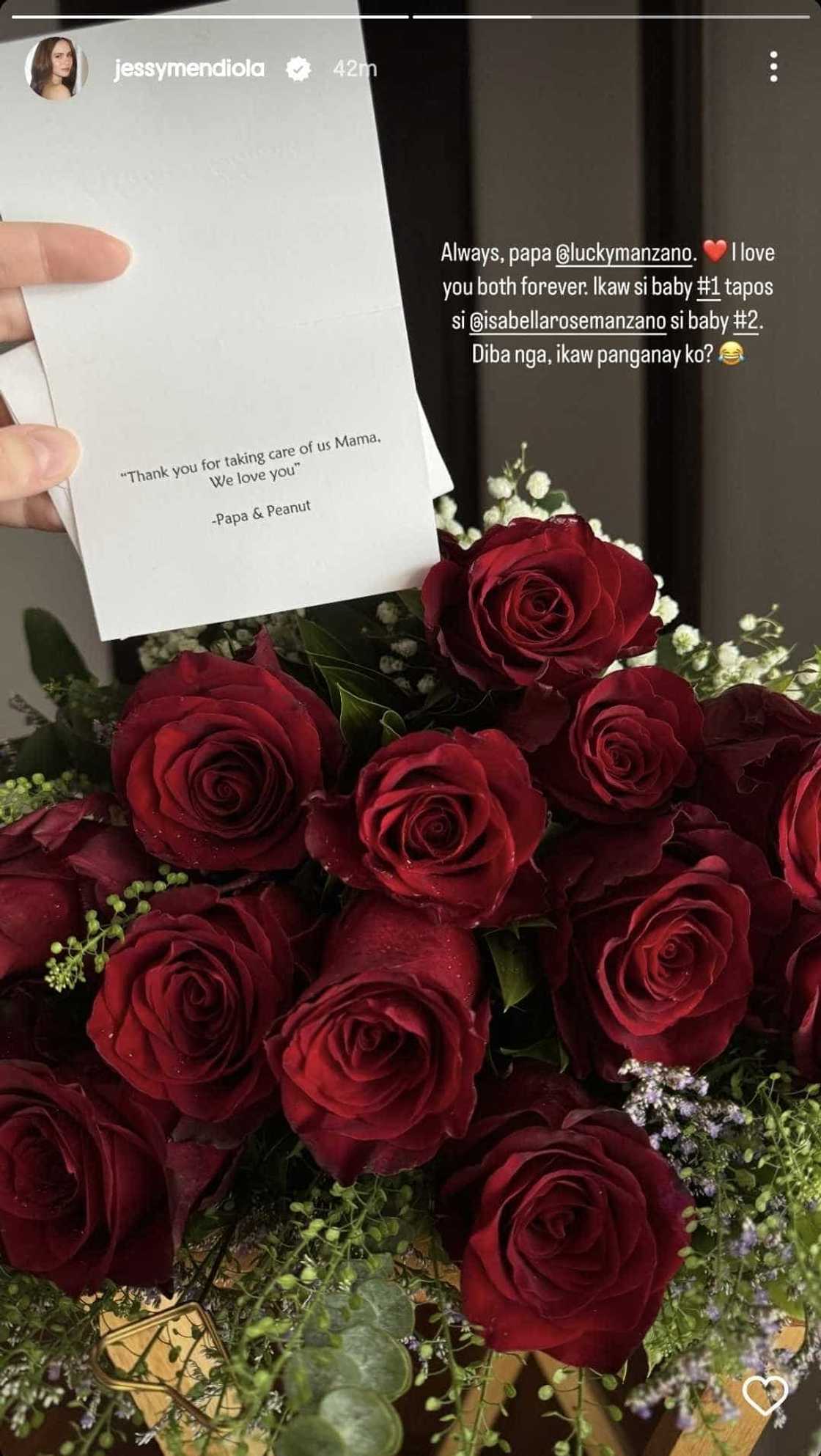 Jessy Mendiola, ibinida ang pinadalang flowers at letter ni Luis Manzano sa kanya Jessy Mendiola, ibinida ang pinadalang flowers at letter ni Luis Manzano sa kanya