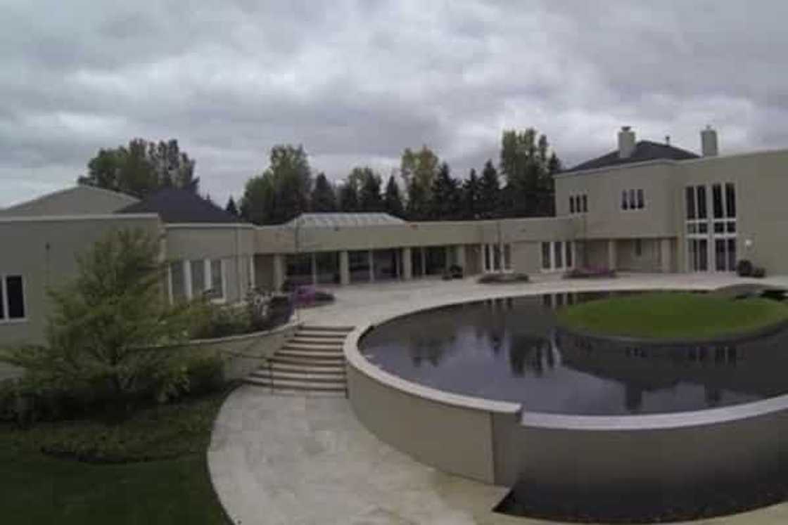 Yayamin na tunay! Ang mega-mansion ni Michael Jordan Yayamin na tunay! Ang mega-mansion ni Michael Jordan