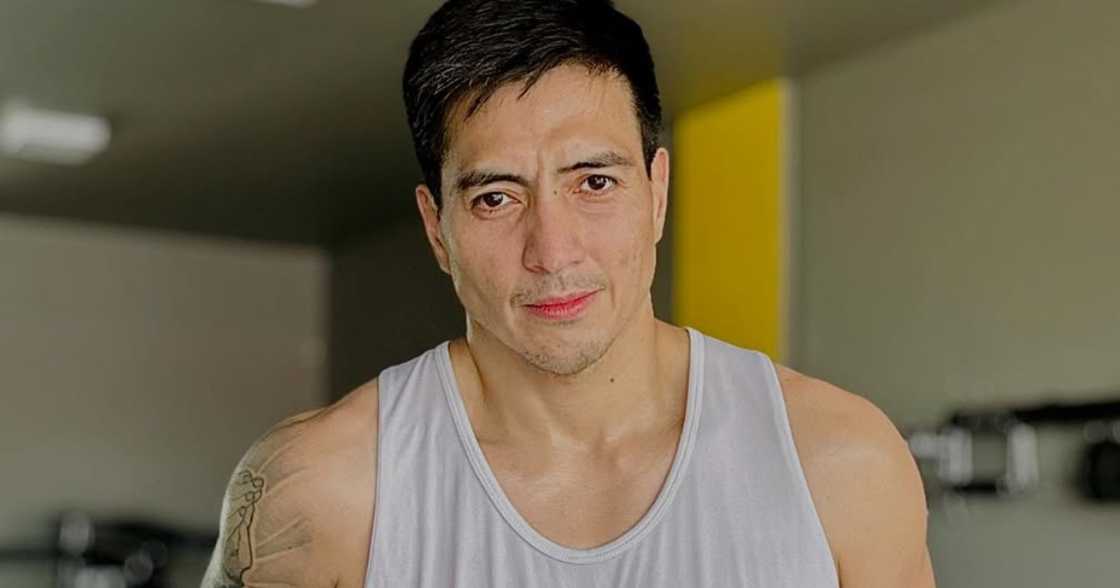 Wendell Ramos, sumali sa nauusong trend at nagbahagi ng kanyang mga larawan mula sa nakaraan Wendell Ramos, sumali sa nauusong trend at nagbahagi ng kanyang mga larawan mula sa nakaraan