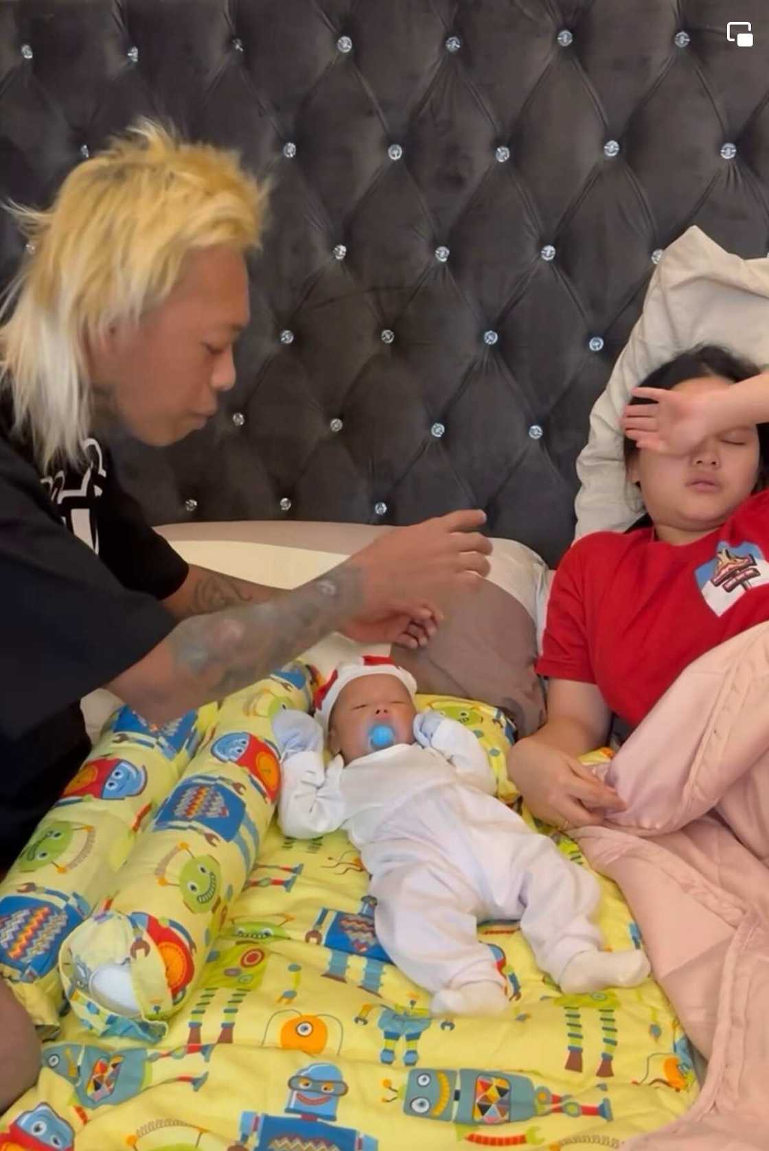 Whamos and Antonette’s “mommy vs daddy” video with Baby Meteor goes viral Whamos and Antonette’s “mommy vs daddy” video with Baby Meteor goes viral