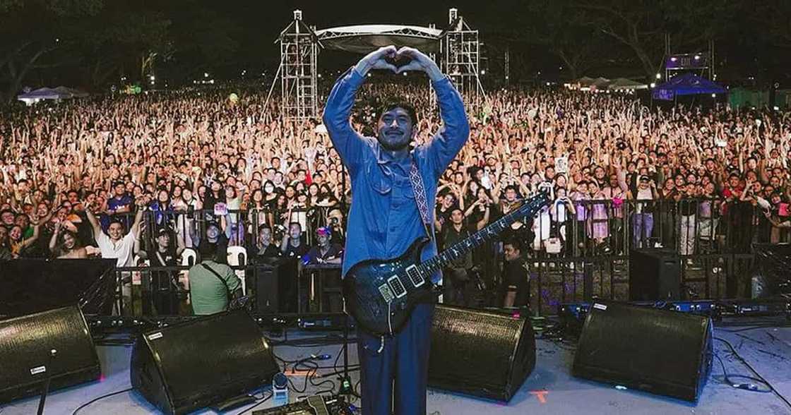 Rico Blanco, 30-taon na raw binu-bully: “Kung nakinig ako sa kanila matagal na’ko tumigil sa musika” Rico Blanco, 30-taon na raw binu-bully: “Kung nakinig ako sa kanila matagal na’ko tumigil sa musika”
