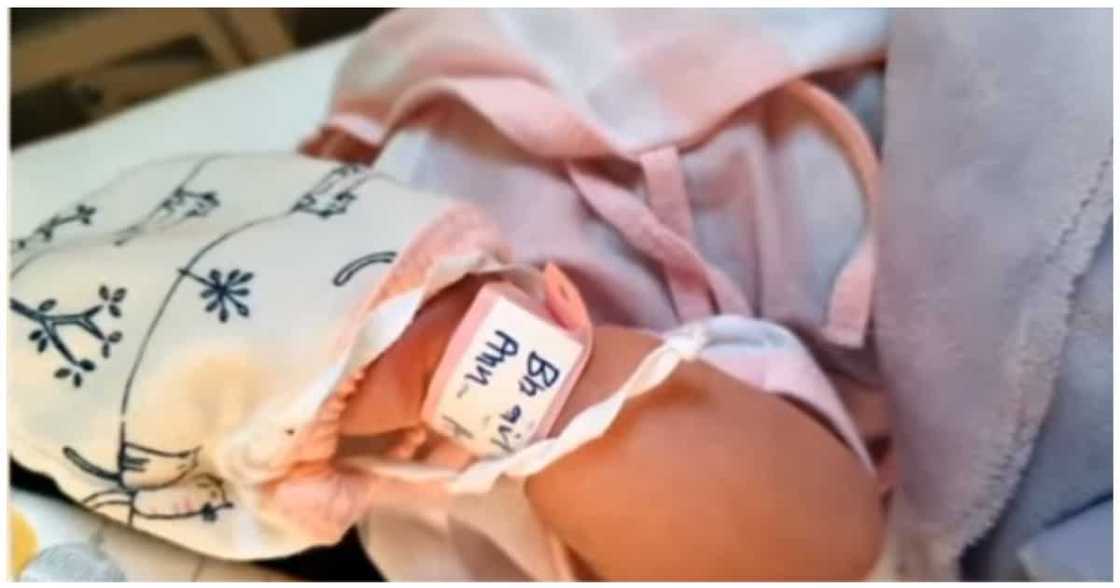 Sanggol na buong tapang na isinilang ng inang positibo sa COVID-19, hindi nahawa sa virus Sanggol na buong tapang na isinilang ng inang positibo sa COVID-19, hindi nahawa sa virus
