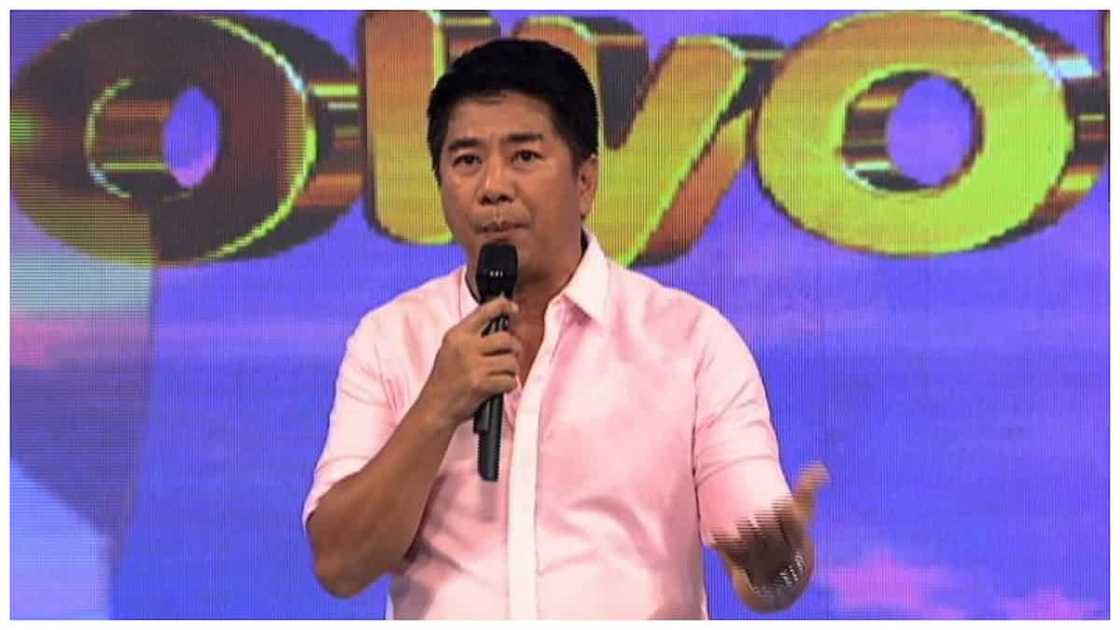Ogie D, isang head umano ng ABS-CBN ang magre-resign sakaling bumalik si Willie Revillame Ogie D, isang head umano ng ABS-CBN ang magre-resign sakaling bumalik si Willie Revillame