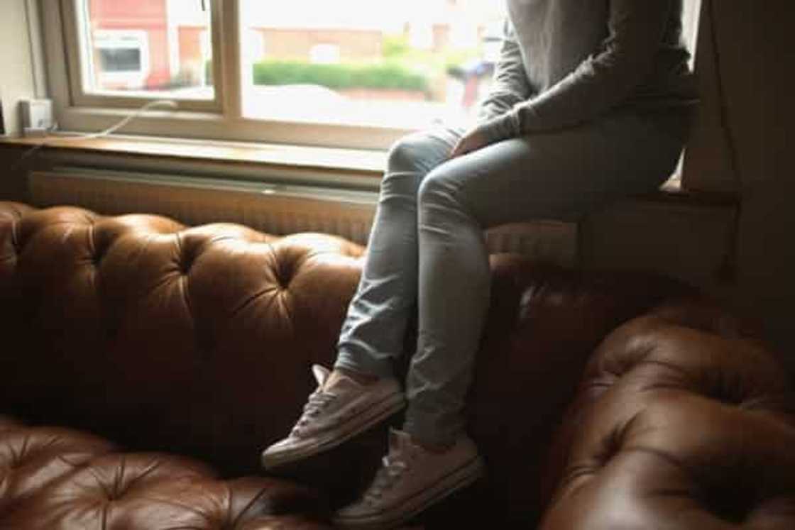 15-anyos na Pinay, nilasing, minolestiya at kinunan pa ng video ng 3 lalaki 15-anyos na Pinay, nilasing, minolestiya at kinunan pa ng video ng 3 lalaki