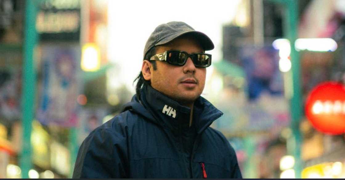 John Manalo gets offloaded from flight due to "minor tear" on his passport