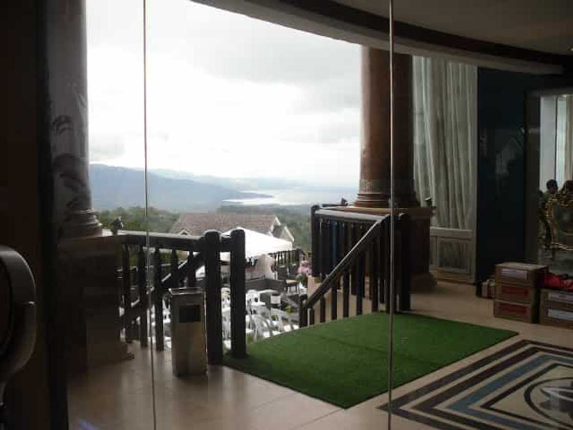 Take a tour around Joel Cruz's elegant Tagaytay City home Take a tour around Joel Cruz's elegant Tagaytay City home