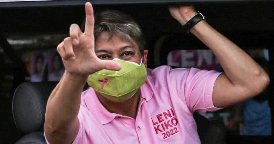 Kiko Pangilinan, sinupalpal ang basher na nagparatang na nasa Forbes Park ang senador Kiko Pangilinan, sinupalpal ang basher na nagparatang na nasa Forbes Park ang senador