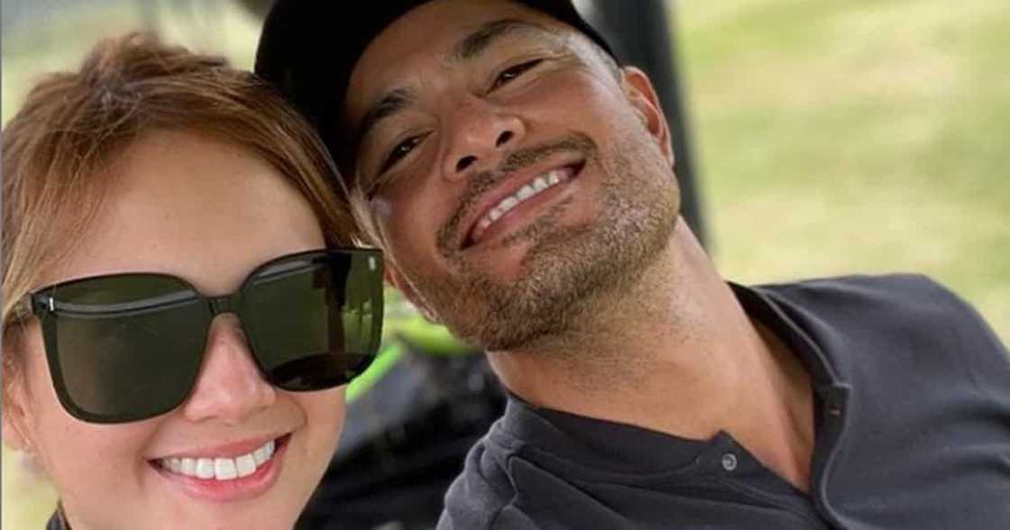 Derek Ramsay, pina-kilig ang netizens sa bagong pics nila ni Ellen Adarna Derek Ramsay, pina-kilig ang netizens sa bagong pics nila ni Ellen Adarna
