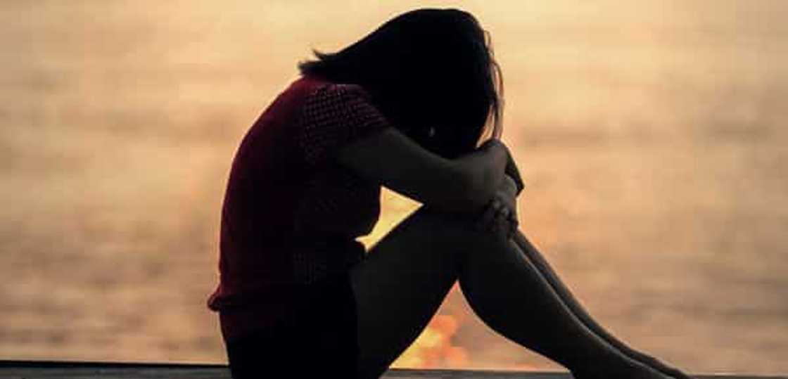 Bata, nangangaroling, hindi para sa Noche Buena, kundi para may pampalibing sa kanyang mama Bata, nangangaroling, hindi para sa Noche Buena, kundi para may pampalibing sa kanyang mama