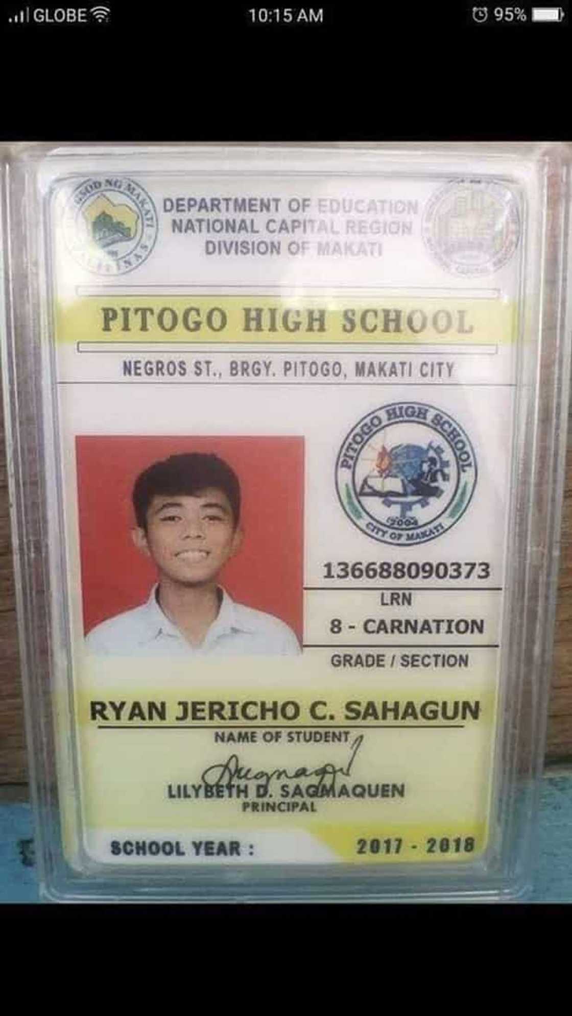 Netizens, umuusok sa galit sa yabang ng bully sa viral video ng pambubully sa Pitogo High School Netizens, umuusok sa galit sa yabang ng bully sa viral video ng pambubully sa Pitogo High School