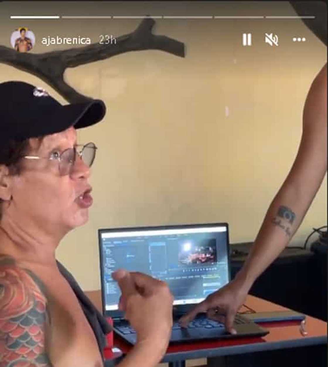 Aljur Abrenica, ibinida kung paano dinedemonstrate ng ama kung paano kumanta Aljur Abrenica, ibinida kung paano dinedemonstrate ng ama kung paano kumanta