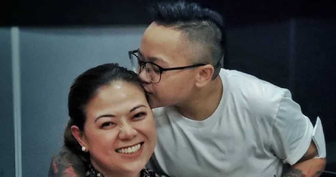 Ice Seguerra, natawa nang makitang nag-reply ang nanay niya sa isang post ukol sa “ex” Ice Seguerra, natawa nang makitang nag-reply ang nanay niya sa isang post ukol sa “ex”