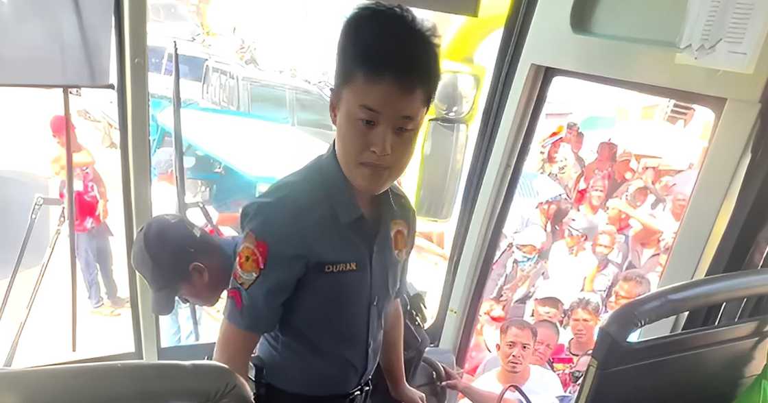 Police authorities confirm OFW found dead on bus in Negros Oriental suffered a stroke Police authorities confirm OFW found dead on bus in Negros Oriental suffered a stroke