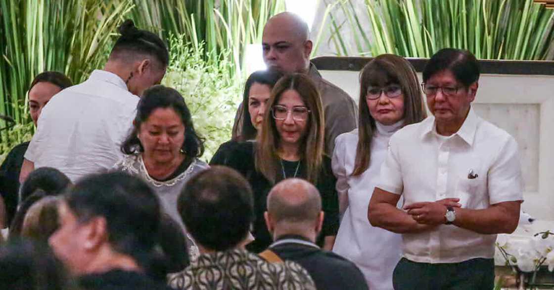 Pangulong BBM at Unang Ginang Liza Marcos, dumalaw sa burol ni Nora Aunor Pangulong BBM at Unang Ginang Liza Marcos, dumalaw sa burol ni Nora Aunor