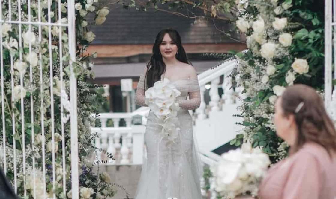 Mika Dela Cruz, ikinasal na sa boyfriend na si Nash Aguas Mika Dela Cruz, ikinasal na sa boyfriend na si Nash Aguas