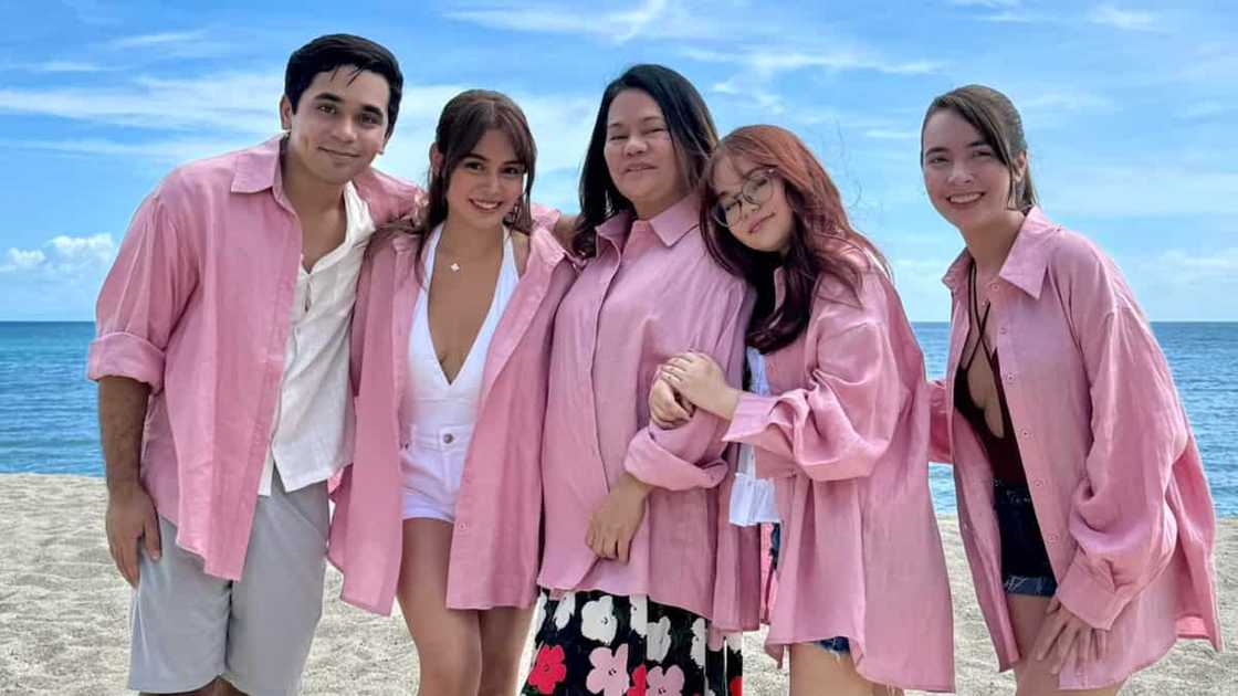 Ivana Alawi, ipinasilip ang lugar kung saan itatayo ang kanyang bagong bahay sa Batangas Ivana Alawi, ipinasilip ang lugar kung saan itatayo ang kanyang bagong bahay sa Batangas