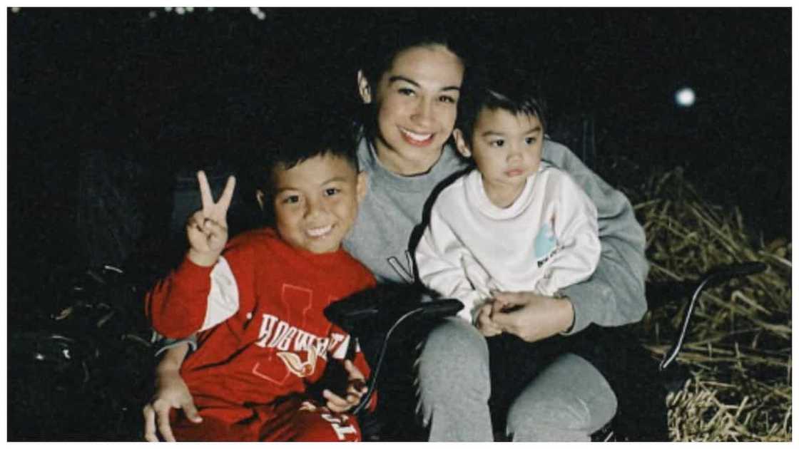 Kuya Lucas, hinangaan ng marami sa pagiging sweet at maalaga sa kanyang baby Bia Kuya Lucas, hinangaan ng marami sa pagiging sweet at maalaga sa kanyang baby Bia