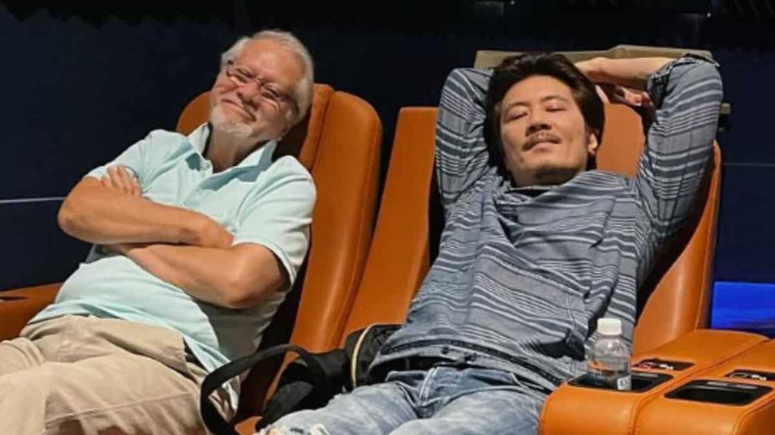 Pelikula ng mag-amang Ronaldo Valdez at Janno Gibbs, inaasahang mapapanood pa rin sa Enero Pelikula ng mag-amang Ronaldo Valdez at Janno Gibbs, inaasahang mapapanood pa rin sa Enero