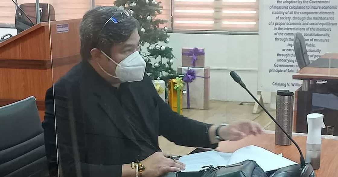 Lolit Solis, nalungkot sa isyu ng magkapatid na Anjo at Jomari Yllana Lolit Solis, nalungkot sa isyu ng magkapatid na Anjo at Jomari Yllana