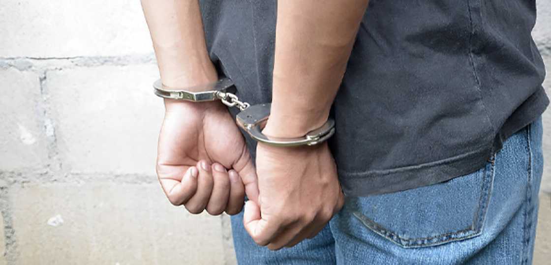 Isang lalaki sa Antipolo, nahulihan ng halos 700K pesos na halaga ng illegal na droga Isang lalaki sa Antipolo, nahulihan ng halos 700K pesos na halaga ng illegal na droga