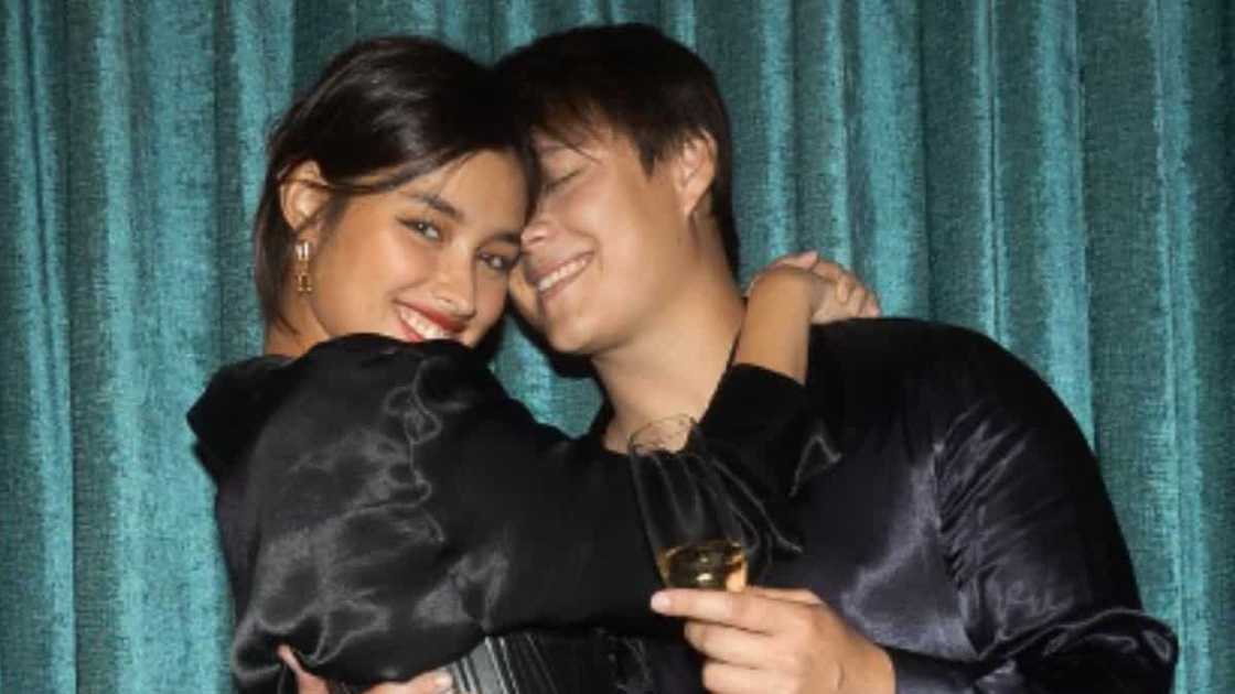 Ogie Diaz, nabalitaang hiwalay na umano ang LizQuen: "Sayang, ilang taon din sila, 8 years" Ogie Diaz, nabalitaang hiwalay na umano ang LizQuen: "Sayang, ilang taon din sila, 8 years"
