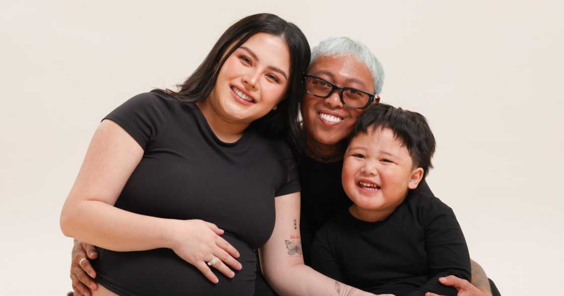 Antonette Gail, ibinahagi ang maternity shoot kasama sina Whamos Cruz at Baby Meteor (Photo: The Baby Village)