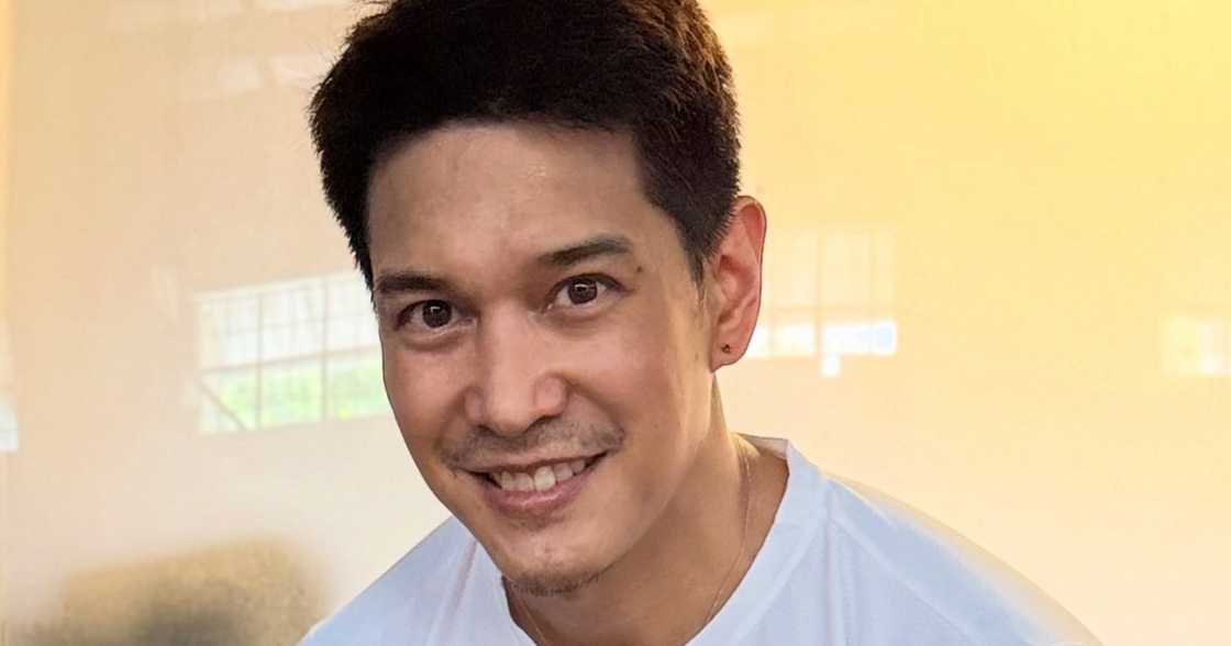 Adrian Alandy, nagsalita sa blind item ni Beauty Gonzalez tungkol sa co-actor na may bad breath Adrian Alandy, nagsalita sa blind item ni Beauty Gonzalez tungkol sa co-actor na may bad breath