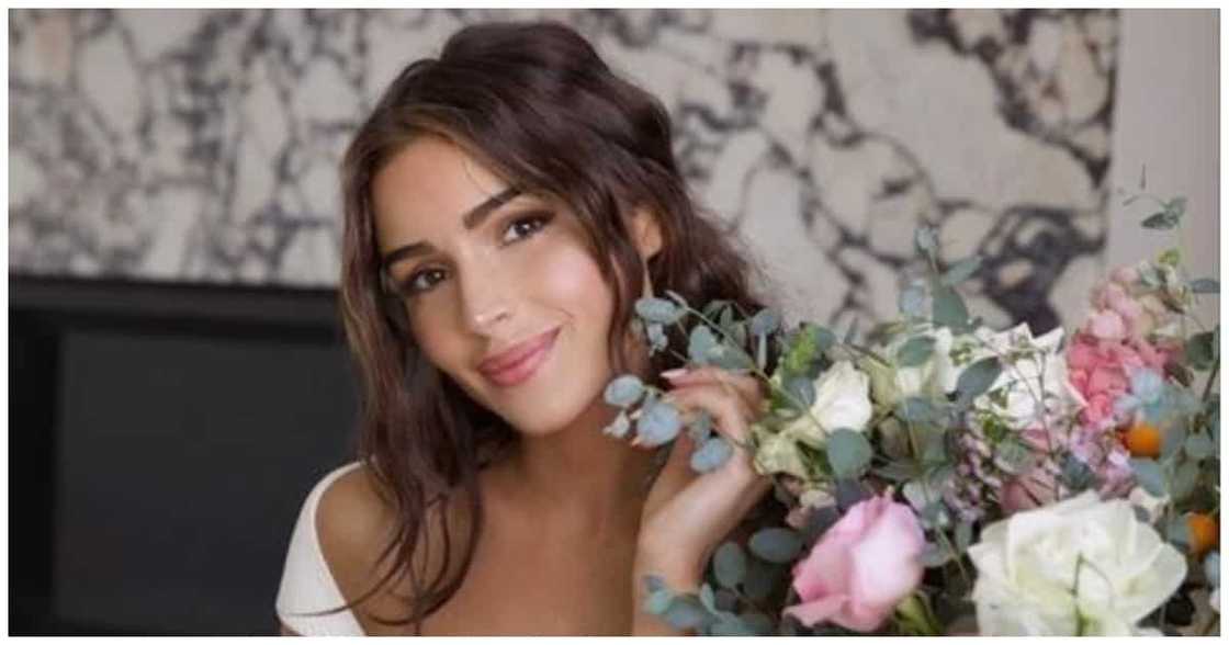 Miss Universe co-host Olivia Culpo, nag-trending dahil sa kanyang "mood" Miss Universe co-host Olivia Culpo, nag-trending dahil sa kanyang "mood"
