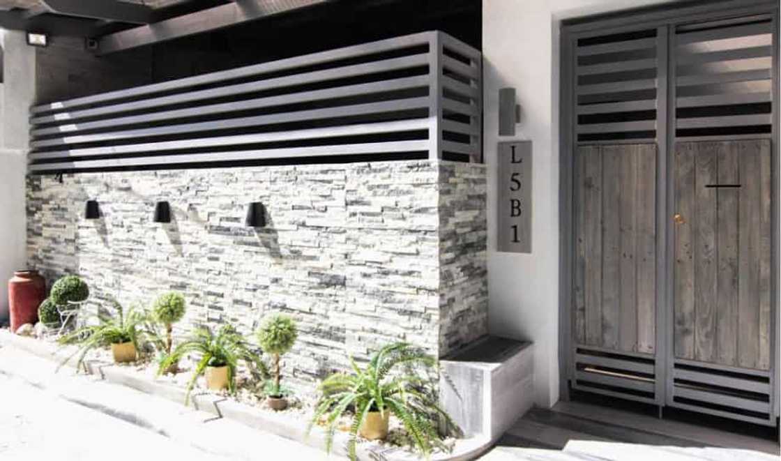 Nakakalaglag-panga! Bahay na luma, di na makikilala sa lupet ng renovation niya Nakakalaglag-panga! Bahay na luma, di na makikilala sa lupet ng renovation niya