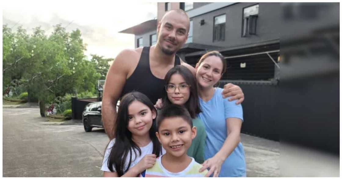 Kendra Kramer, ibinida ang first car niya: “I named her Blush!” Kendra Kramer, ibinida ang first car niya: “I named her Blush!”