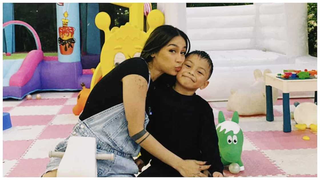 Zeinab Harake, Valentine's date ang mga anak na sina Lucas at Bia Zeinab Harake, Valentine's date ang mga anak na sina Lucas at Bia