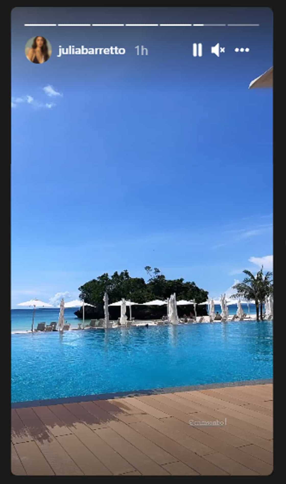 Gerald Anderson spends time with girlfriend Julia Barretto in Boracay Gerald Anderson spends time with girlfriend Julia Barretto in Boracay