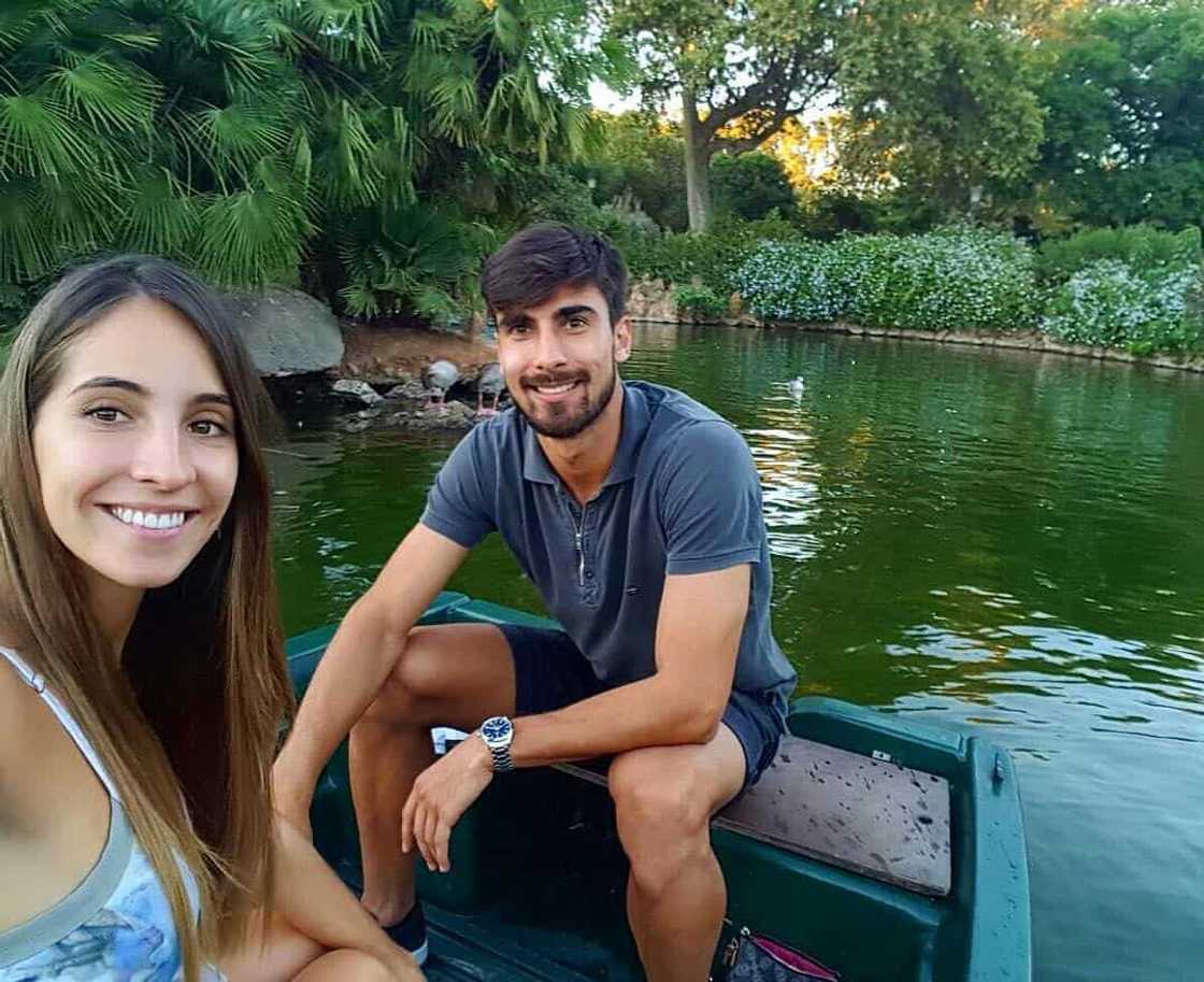 Everton players wives and girlfriends Everton players wives and girlfriends