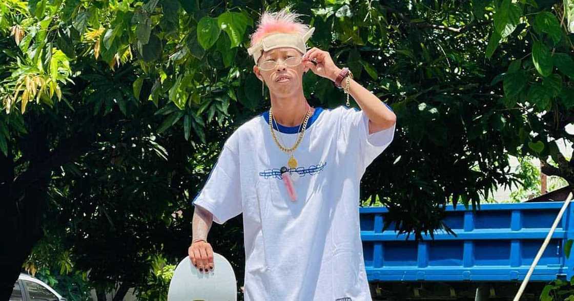 Whamos Cruz, kunwaring nagalit sa kasambahay bago ibigay bagong phone: “Wag kang umiyak, ayan cellphone mo” Whamos Cruz, kunwaring nagalit sa kasambahay bago ibigay bagong phone: “Wag kang umiyak, ayan cellphone mo”