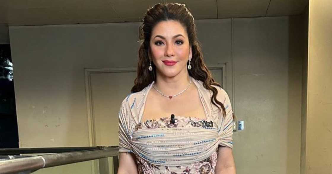 Regine Velasquez, may simpleng "bisyo" na naging sandalan niya ngayon Regine Velasquez, may simpleng "bisyo" na naging sandalan niya ngayon