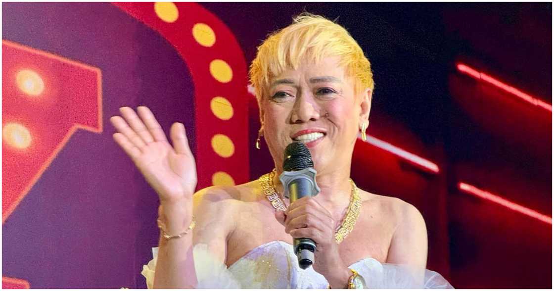 Ate Gay, binaha ng “RIP” messages matapos ang pagpanaw ni Nora Aunor: “Maliiiiiii juskoooo po!” Ate Gay, binaha ng “RIP” messages matapos ang pagpanaw ni Nora Aunor: “Maliiiiiii juskoooo po!”