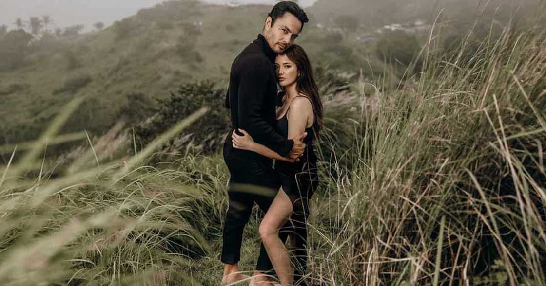 Niresbakan ng bonggang-bongga ni Ellen Adarna ang basher ni Derek Ramsay Niresbakan ng bonggang-bongga ni Ellen Adarna ang basher ni Derek Ramsay