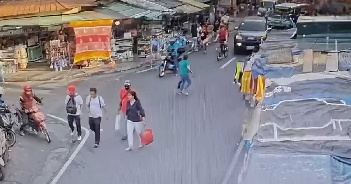 Single mom na may 6 na anak, nabundol ng SUV na minamaneho ng sekyu sa Makati, patay Single mom na may 6 na anak, nabundol ng SUV na minamaneho ng sekyu sa Makati, patay
