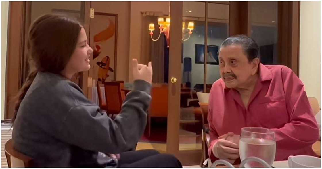 Video ni Ellie Ejercito na tinuturuan ang Lolo Erap niya ng 'shaka' sign, viral Video ni Ellie Ejercito na tinuturuan ang Lolo Erap niya ng 'shaka' sign, viral
