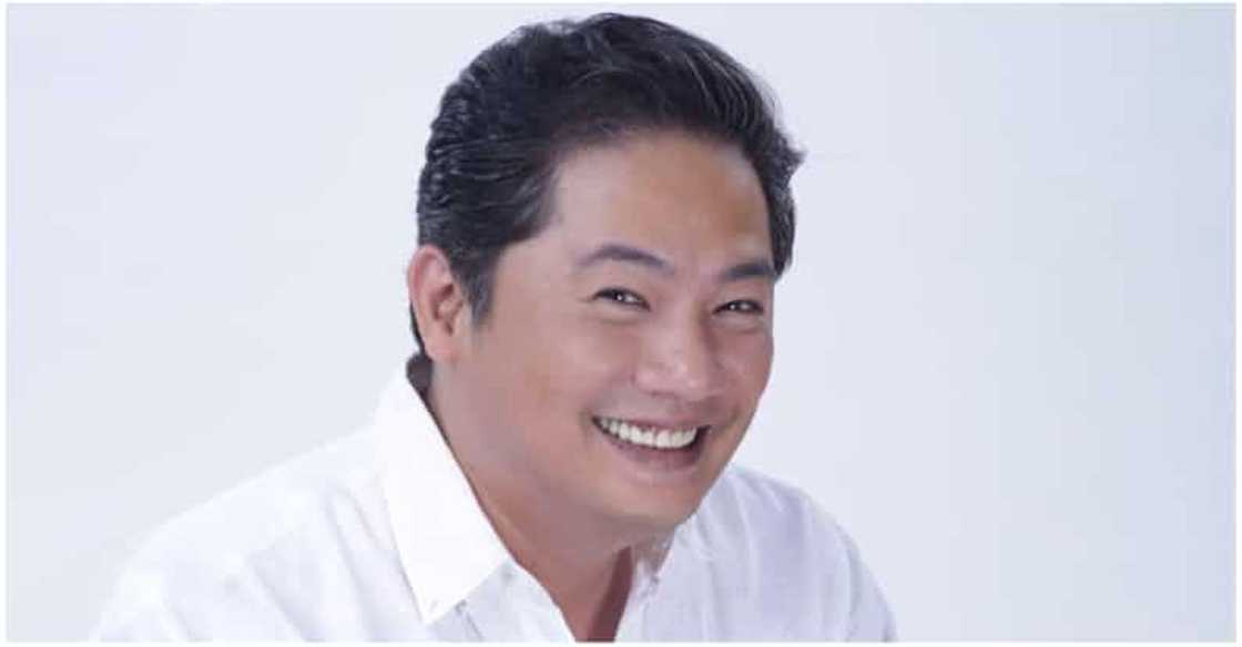 Smokey Manaloto, isa nang ganap na ama sa edad niyang 51 Smokey Manaloto, isa nang ganap na ama sa edad niyang 51