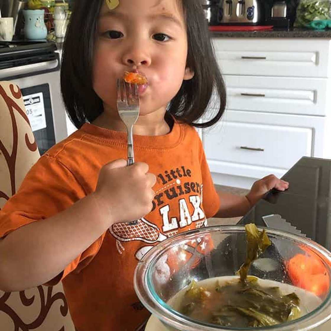 How to cook Sinigang na Baboy sa Sampalok How to cook Sinigang na Baboy sa Sampalok