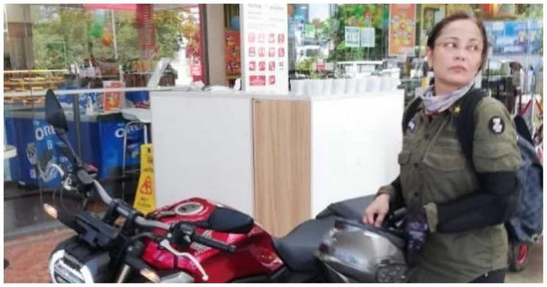 Eula Valdes, binigyang pugay ang mga delivery riders nang maranansang magmotorsiklo Eula Valdes, binigyang pugay ang mga delivery riders nang maranansang magmotorsiklo
